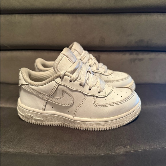 Nike White Leather Sneakers size 9c toddler - Picture 3 of 5